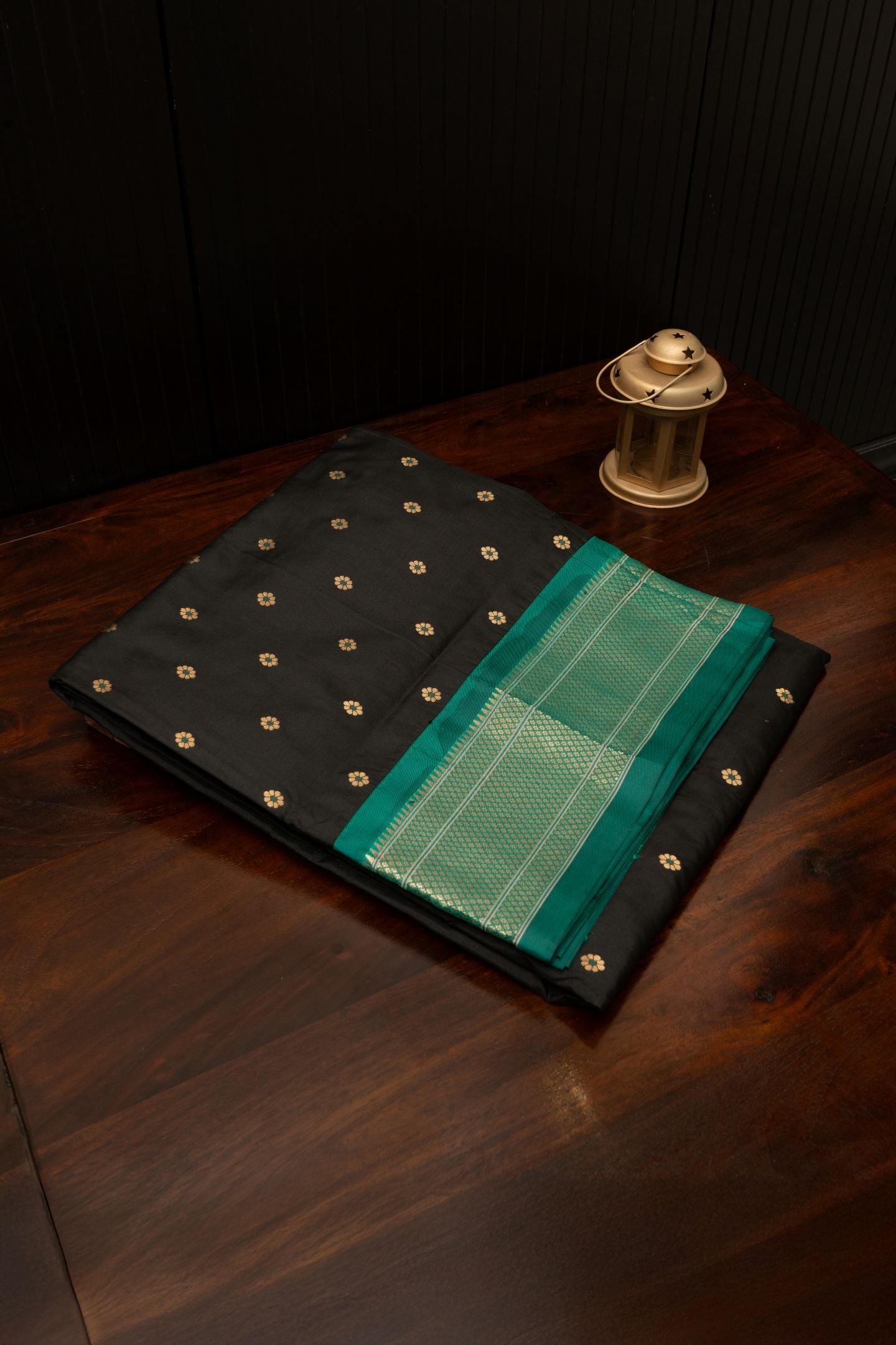 Karnfuli All Over Meena Butta