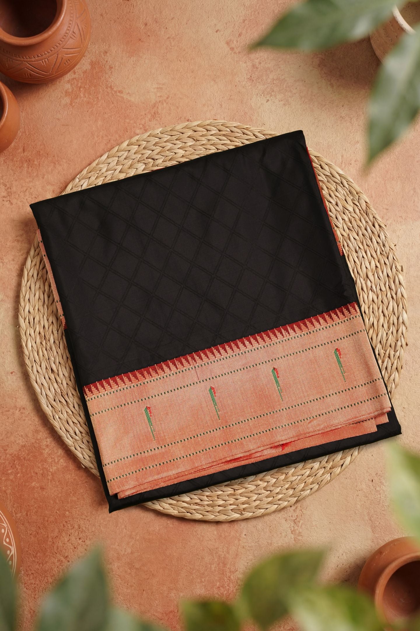 Muniya Emboss Design