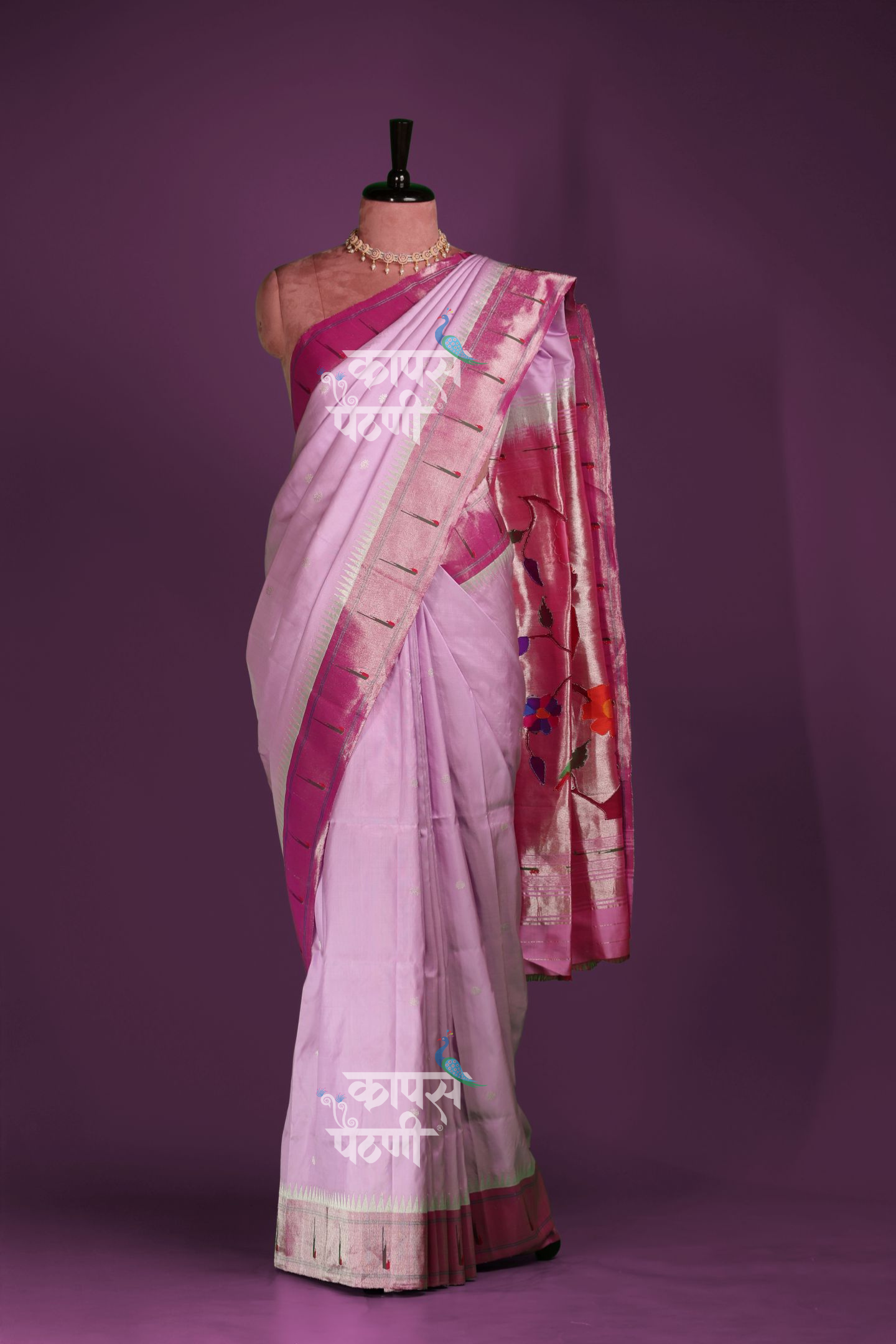 Hand Woven Muniya Paithani