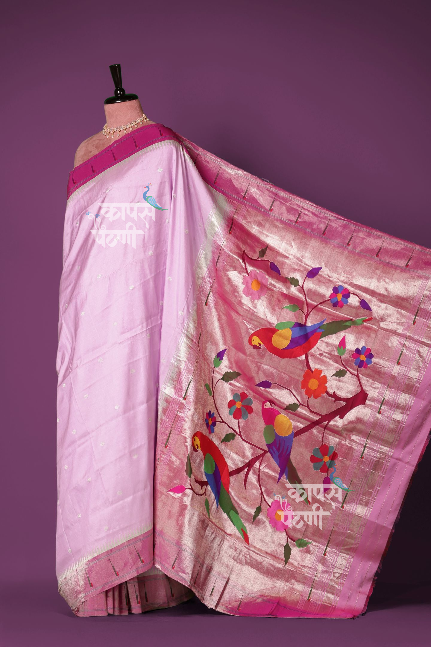Hand Woven Muniya Paithani