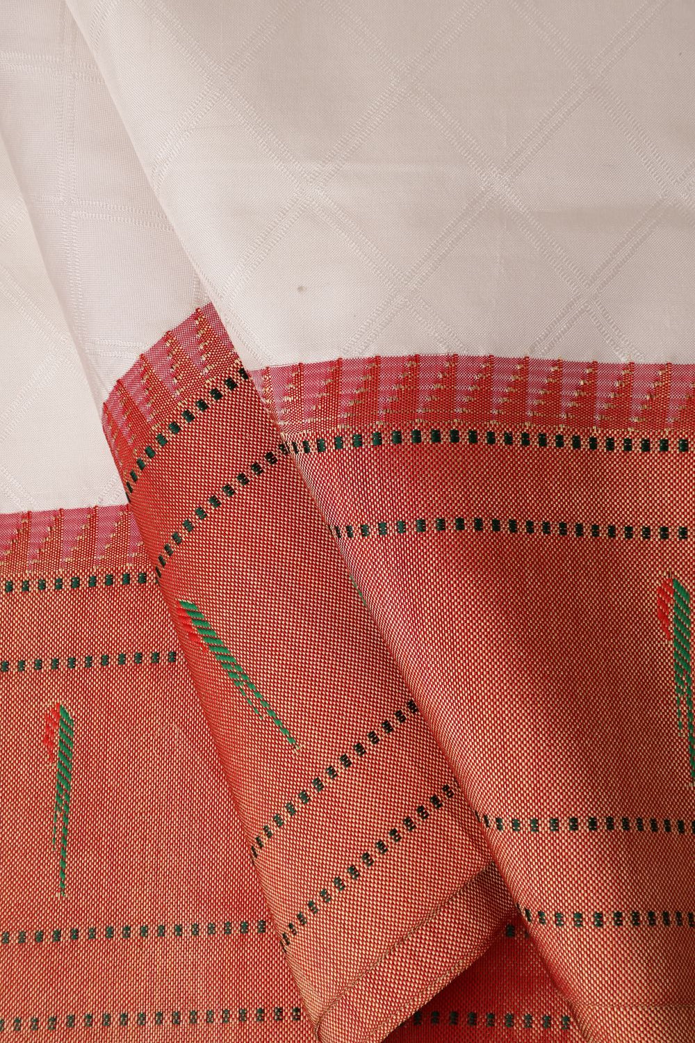 Muniya Emboss Design