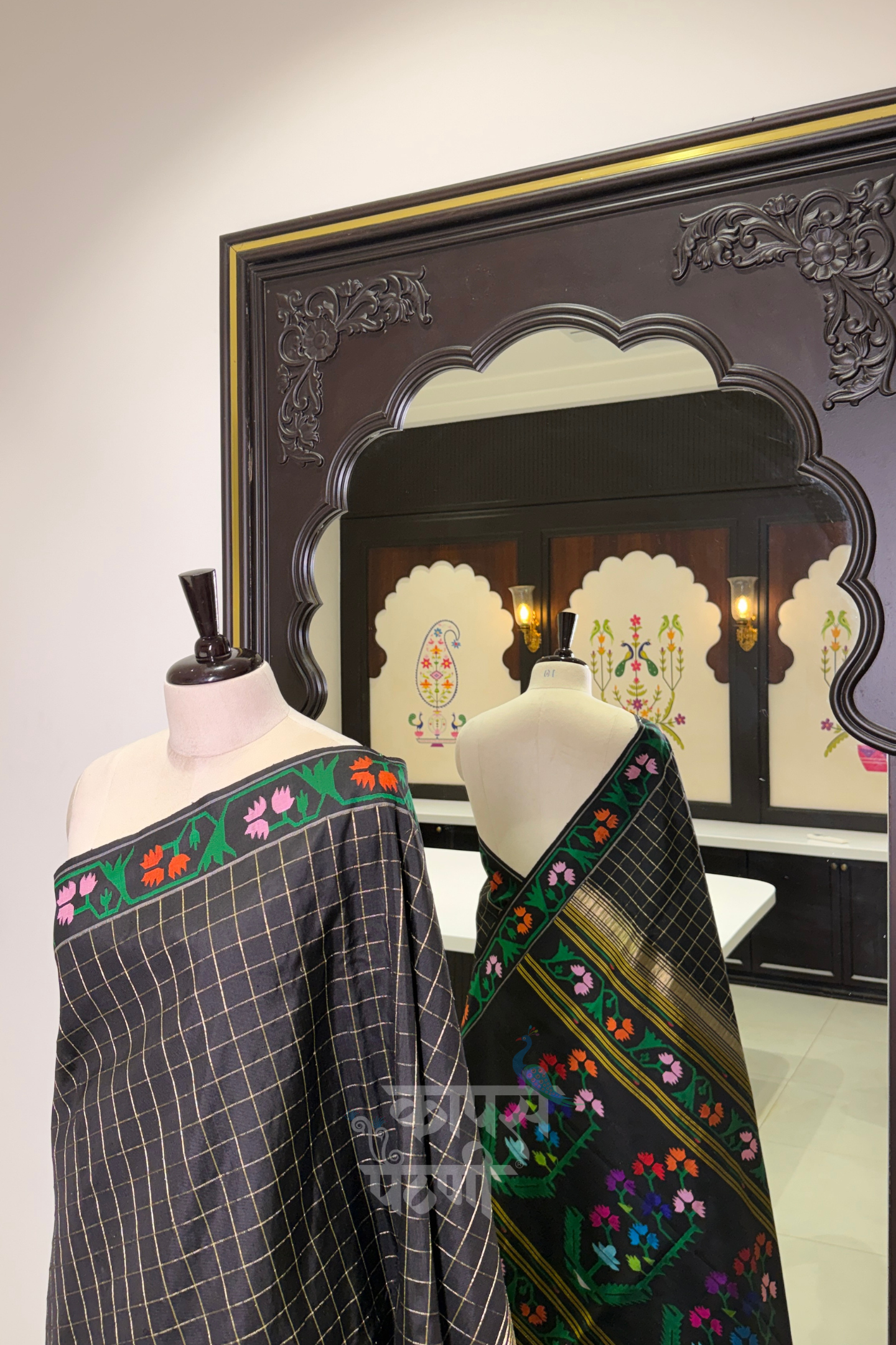 Hand Woven Checks Aasawali Paithani