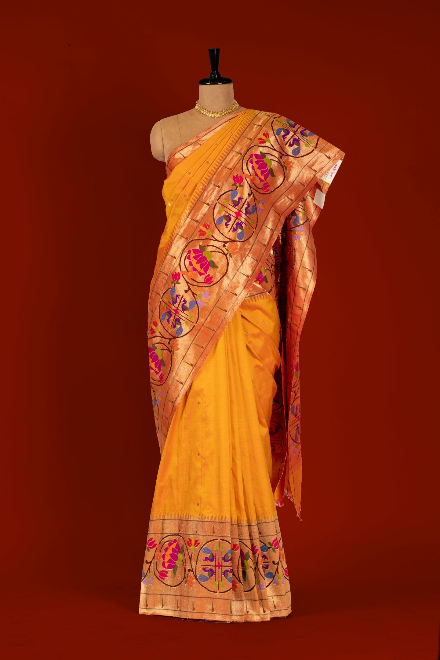 Handloom Lotus Bangdi Mor Paithani