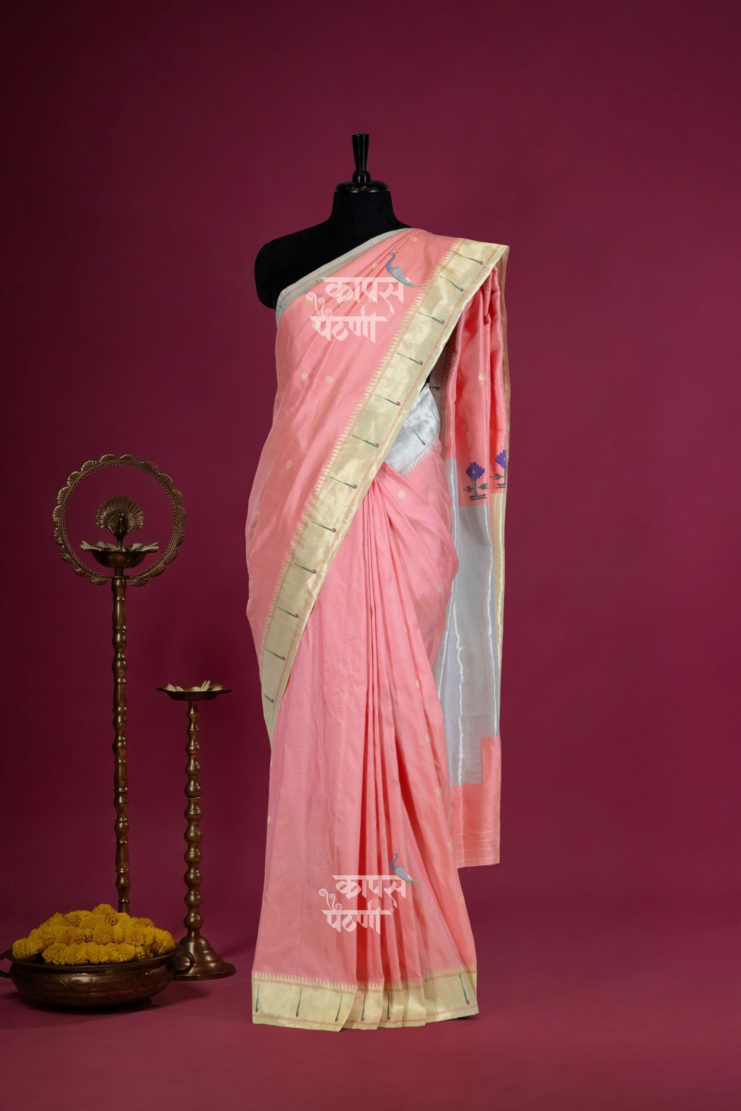 Handwoven Muniya Border Paithani with Floral Motifs