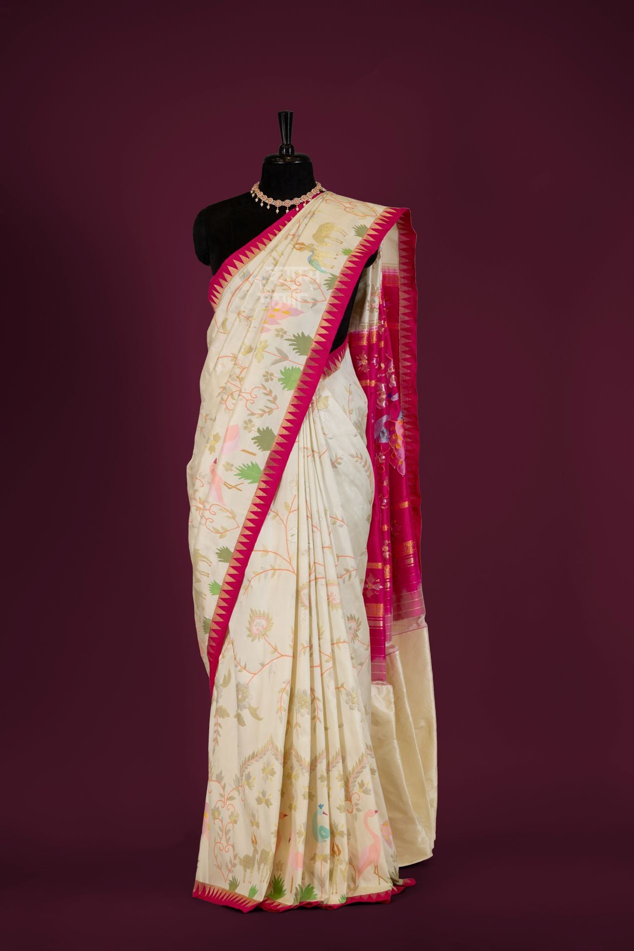 Lavanya | Handwoven Allover Jal Temple Border Brocade Paithani
