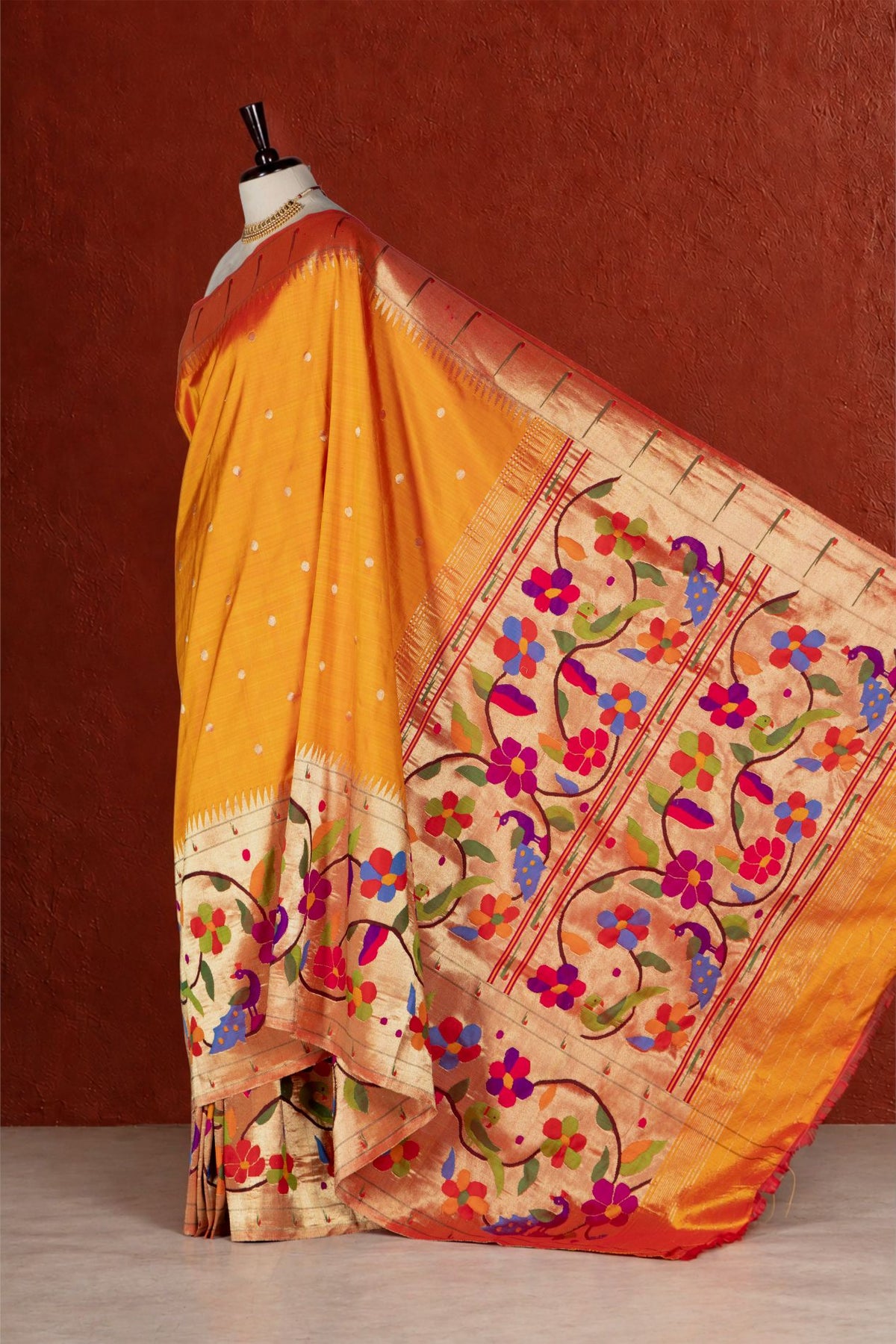 Handloom Brocade Paithani