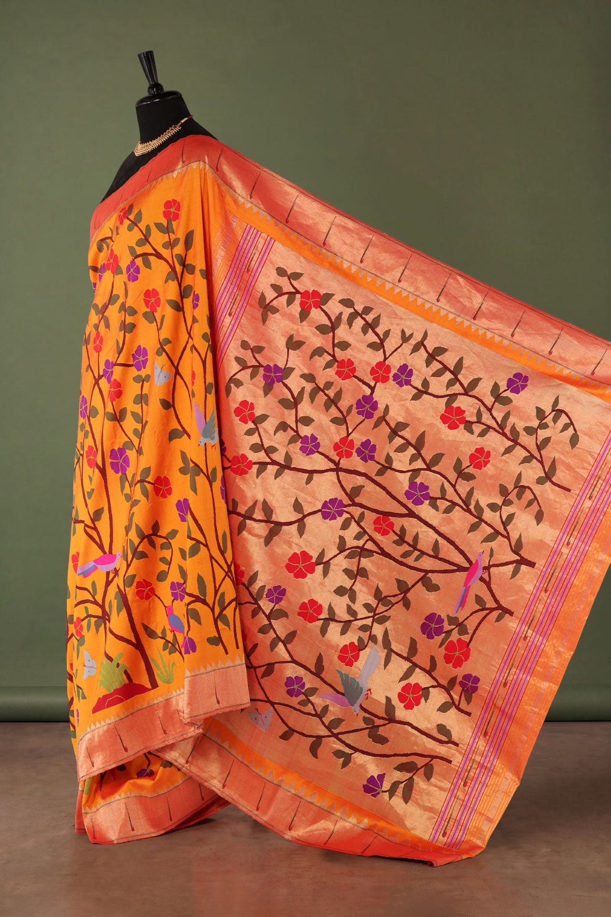 Handloom Brocade Paithani