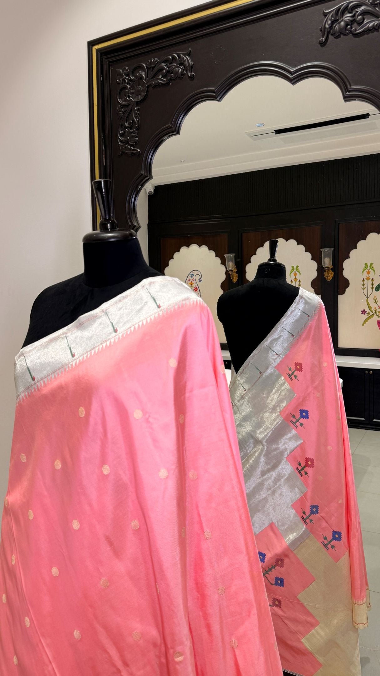 Handwoven Muniya Border Paithani with Floral Motifs