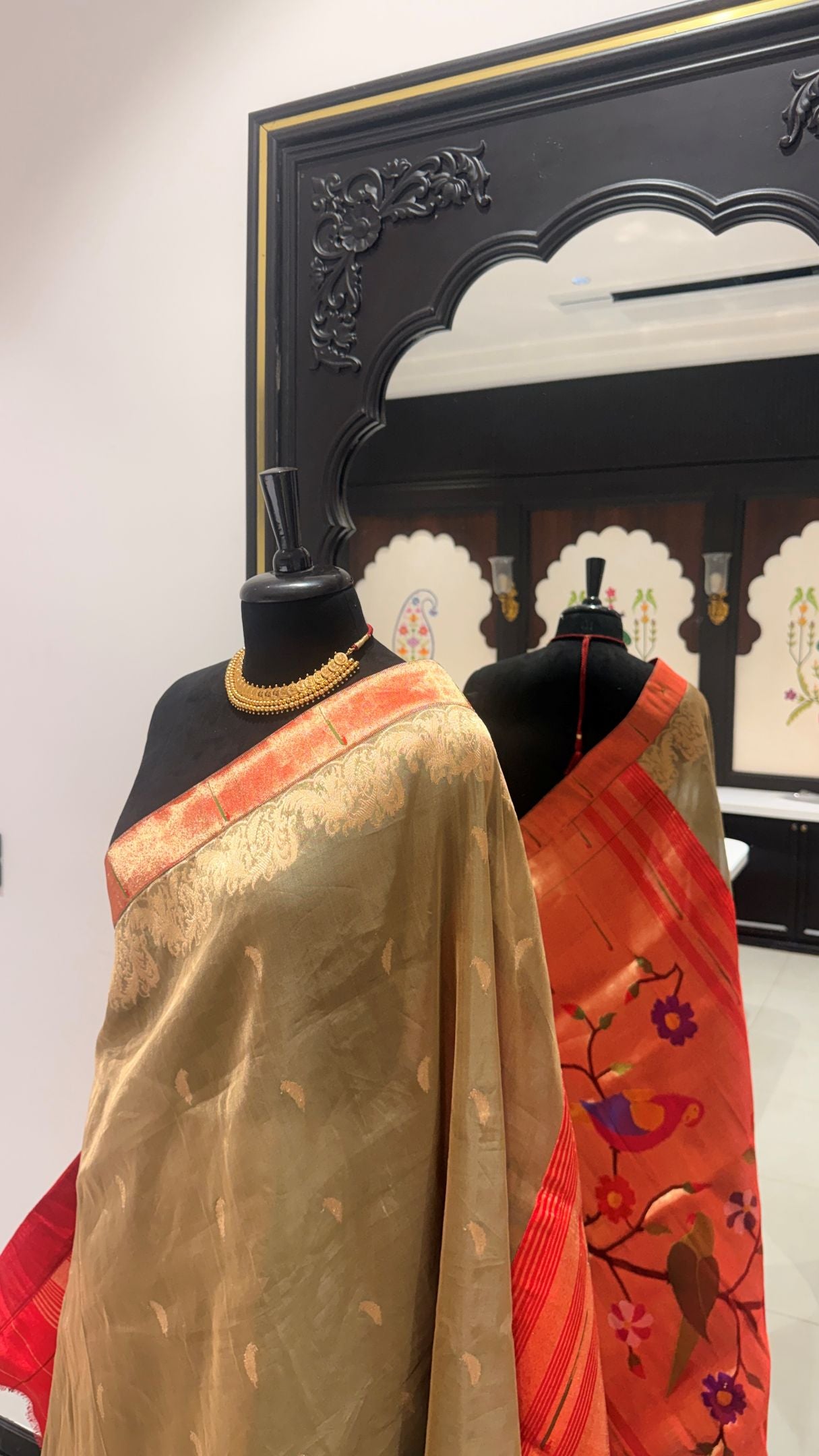 Handwoven Tissue Single Muniya Border Fusion Paithani