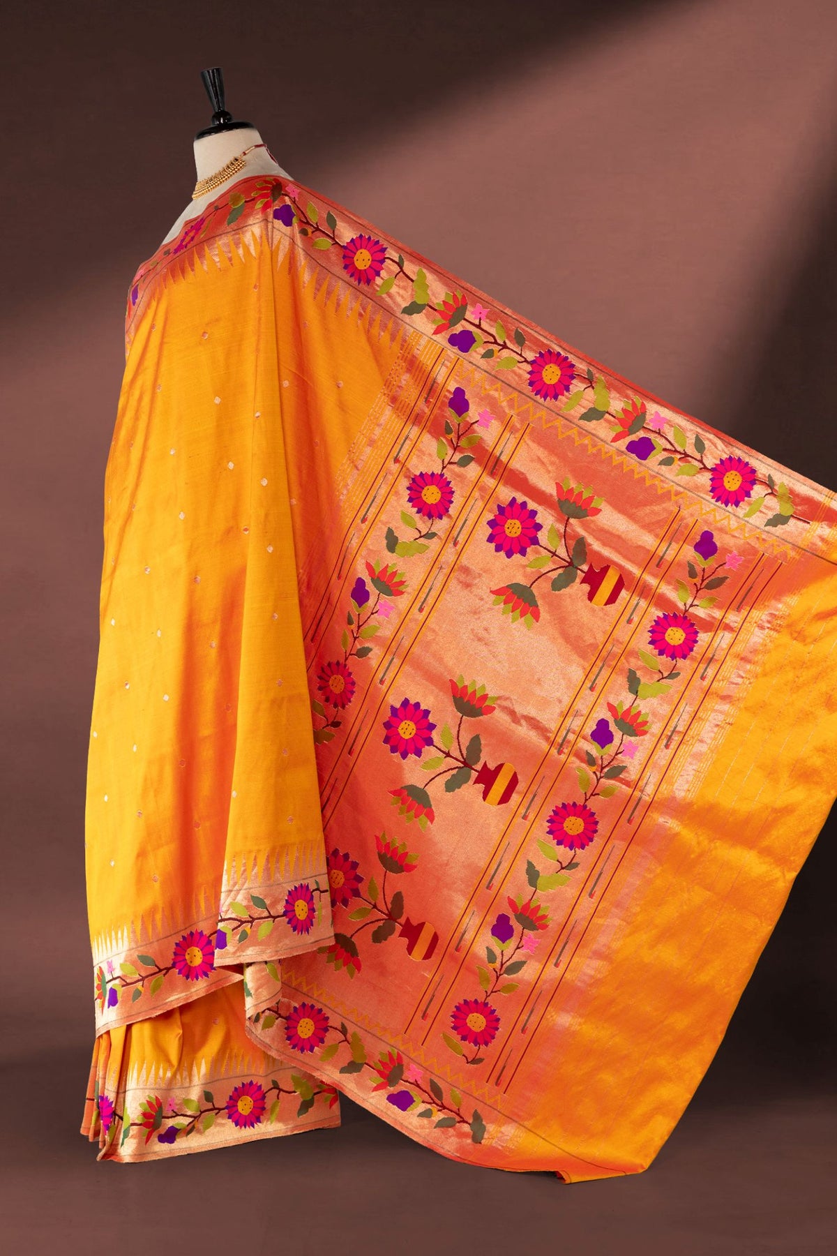 Handloom Brocade Paithani