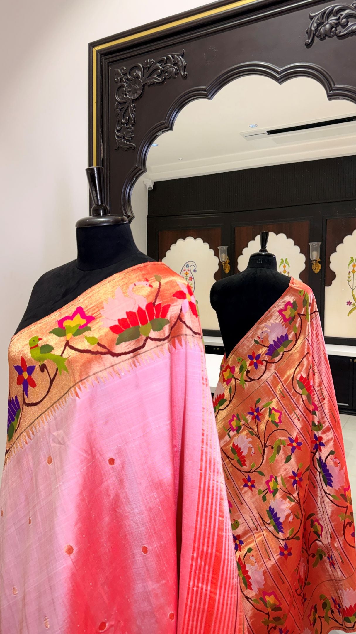 Handwoven Swan Border Paithani