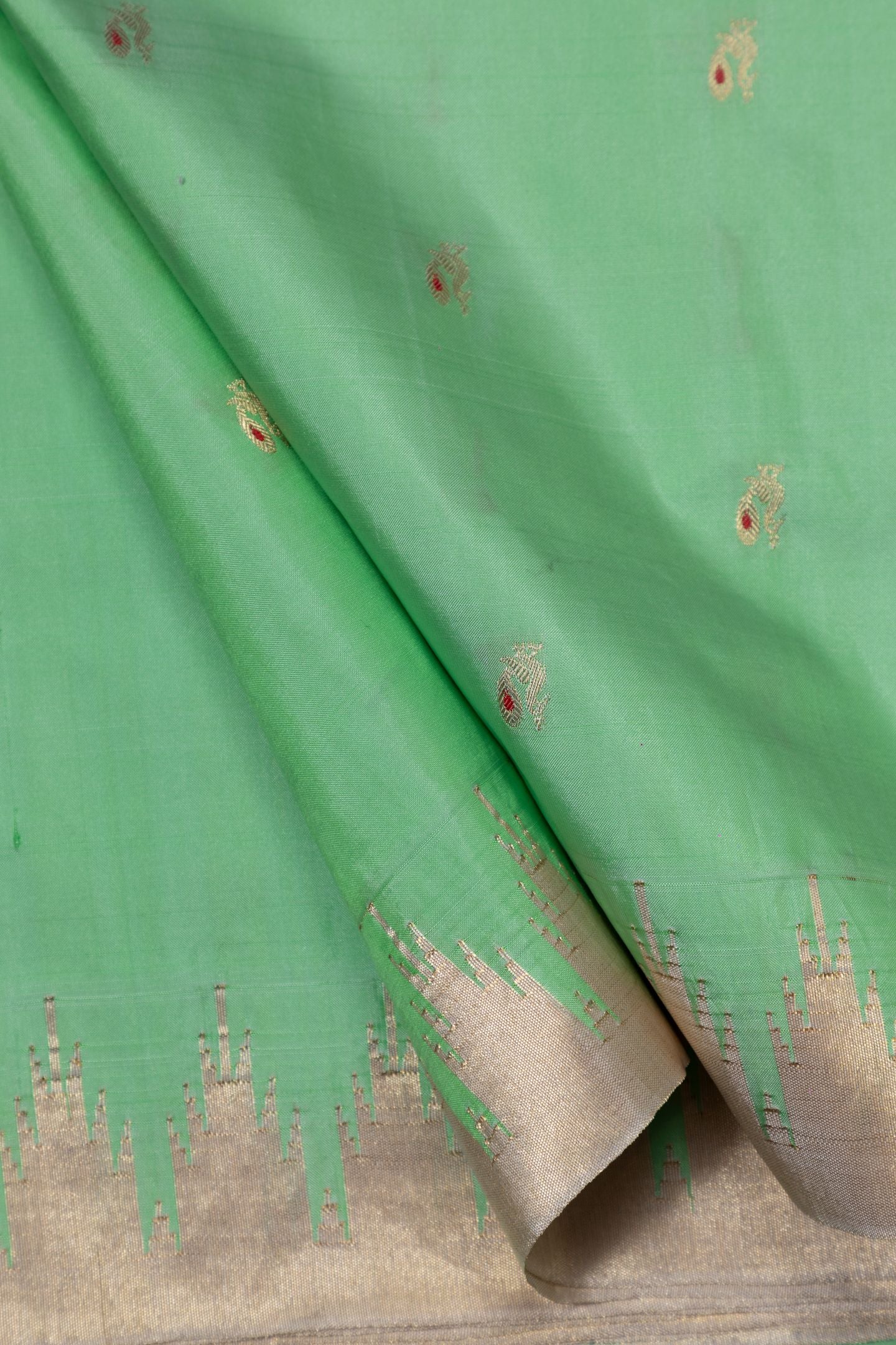 Traditional Pure Silk Small Temple Border Meena Butta Saree