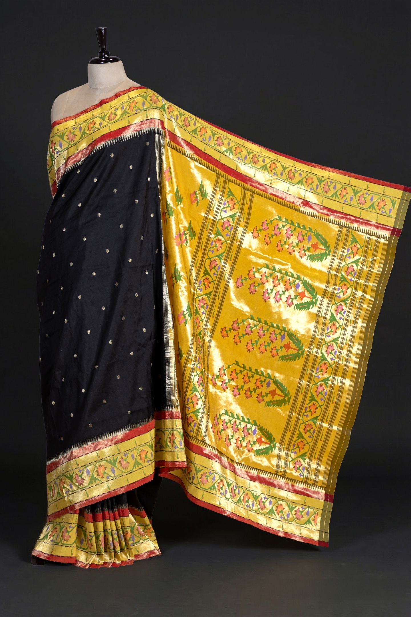 Hand Woven Traditional Asawali Paithani