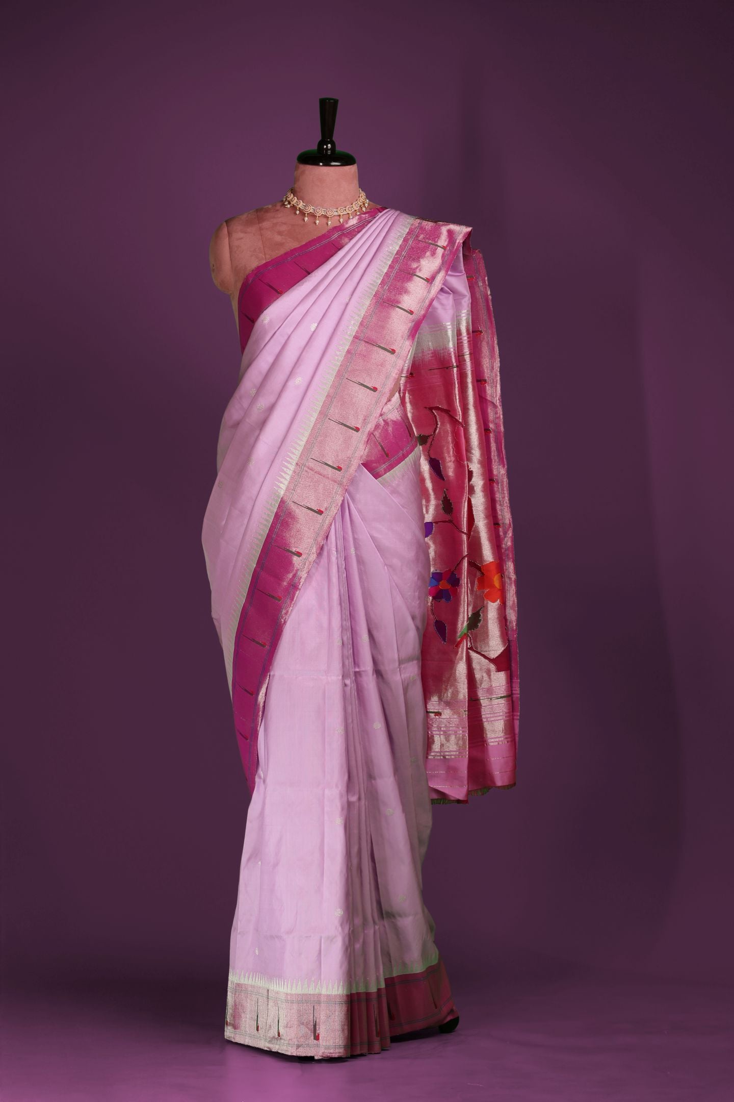 Hand Woven Muniya Paithani