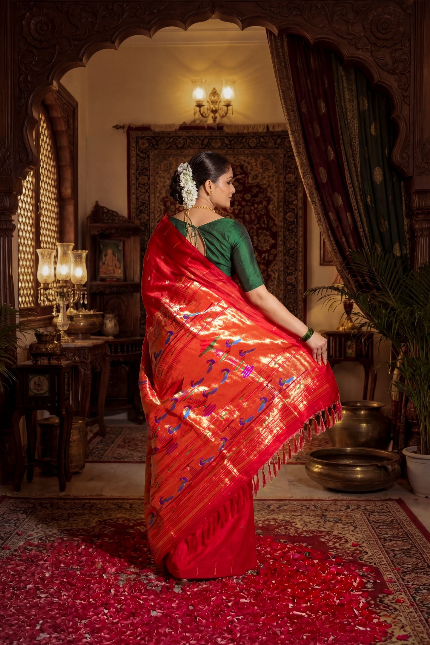 Handloom Traditional Muniya Paithani