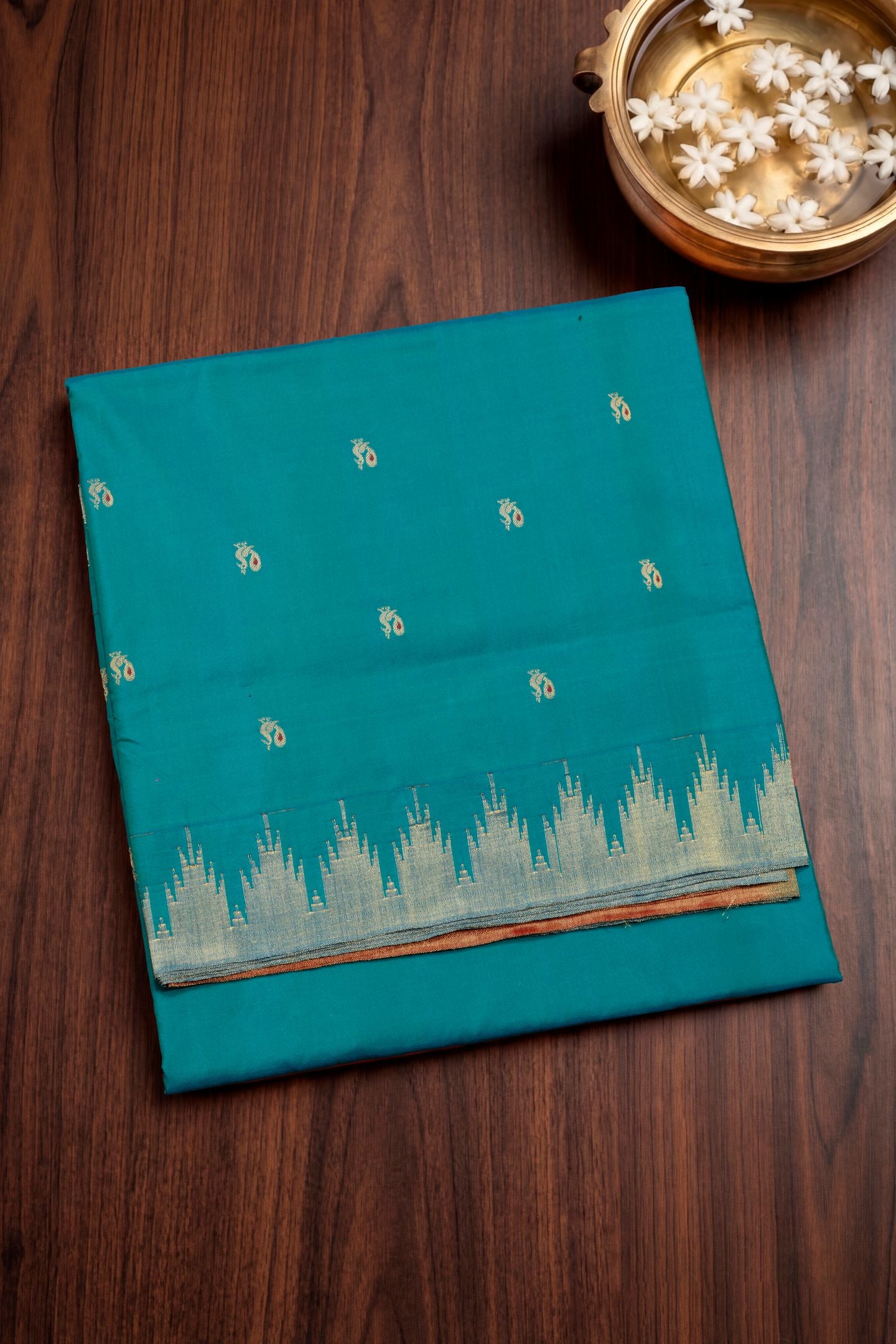Traditional Pure Silk Small Temple Border Meena Butta Saree