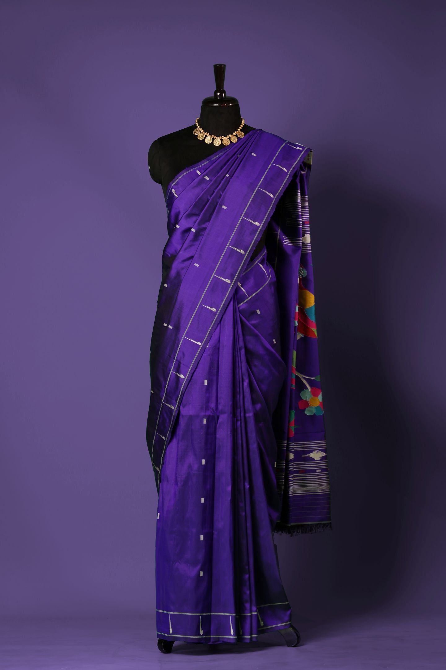 Hand Woven Resham Border Muniya Paithani