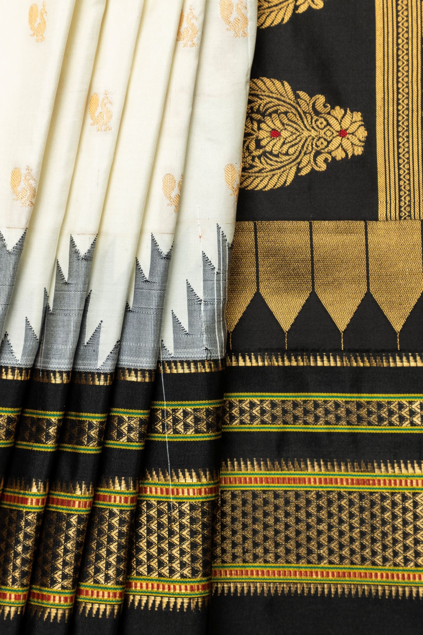 Traditional Irkal Temple Border Mango Rich Pallu Saree