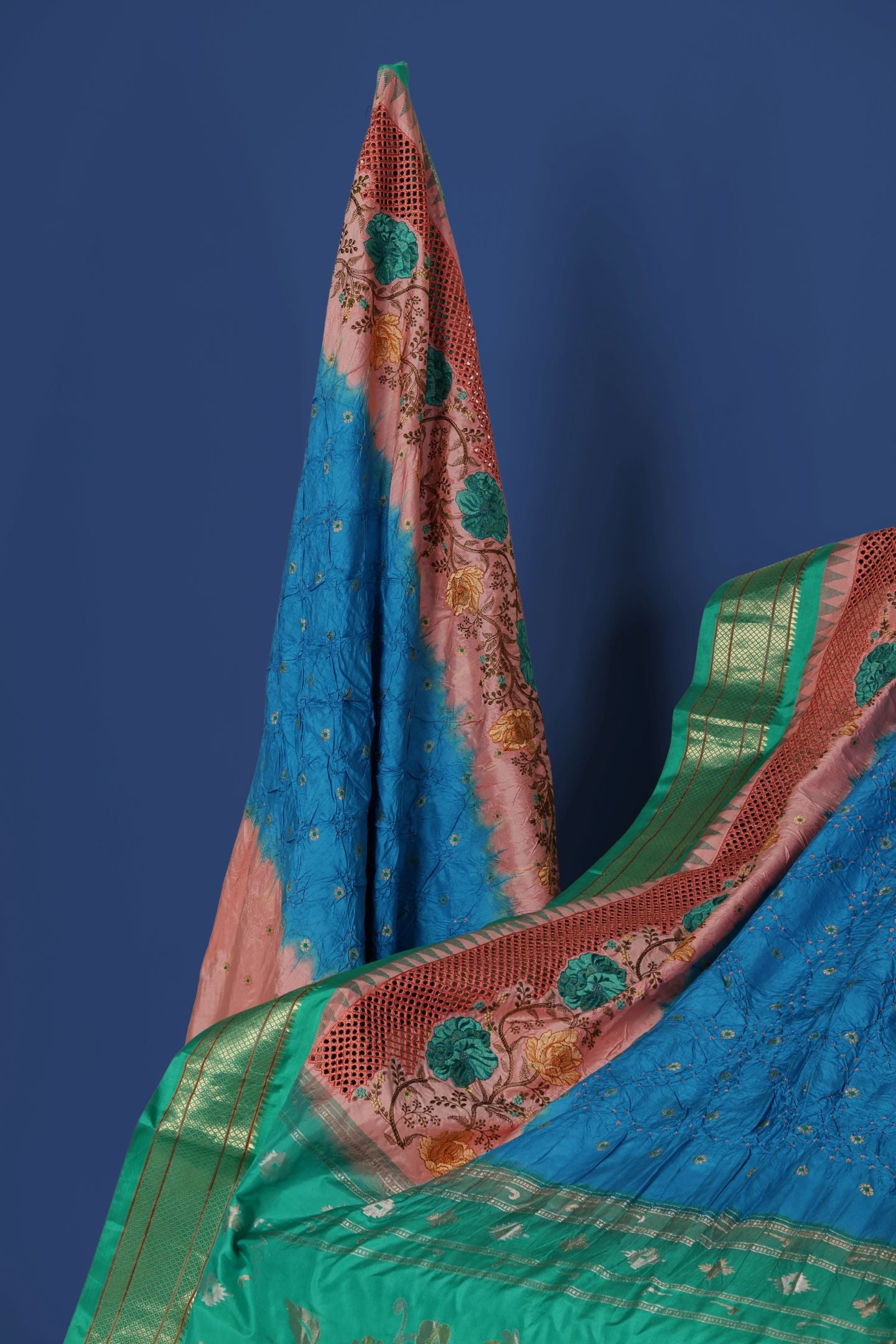 Kadiyal Cut-Work Bandhej