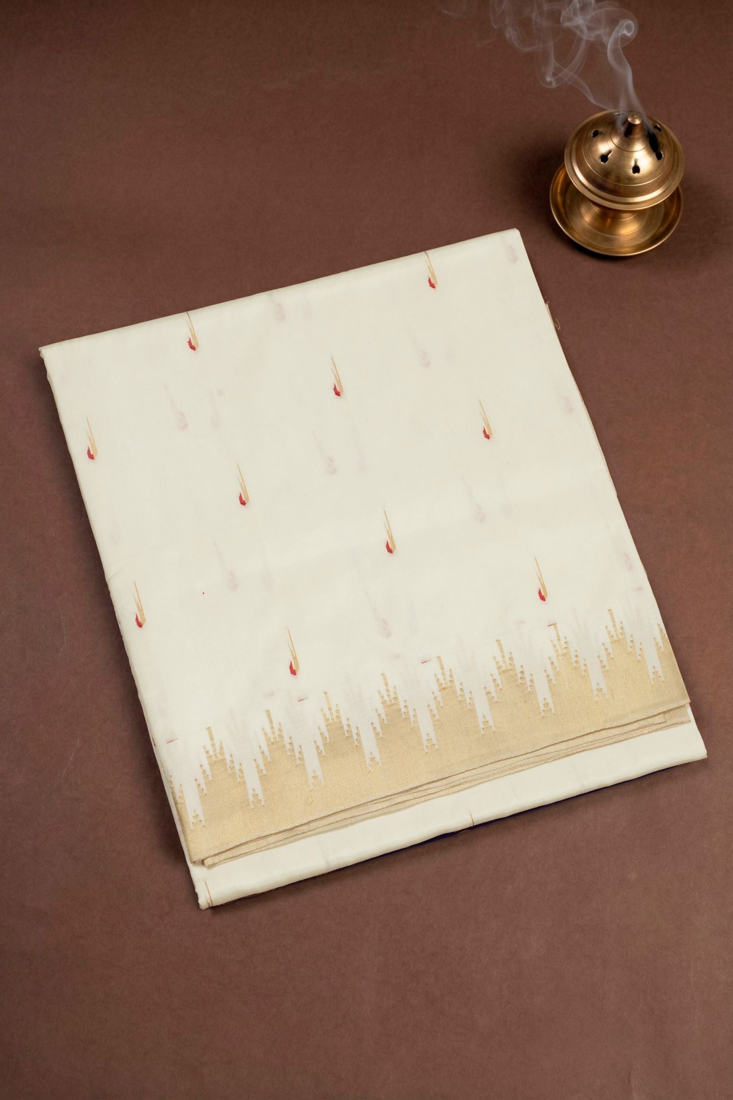 Traditional Pure Silk Small Temple Border Meena Butta Saree