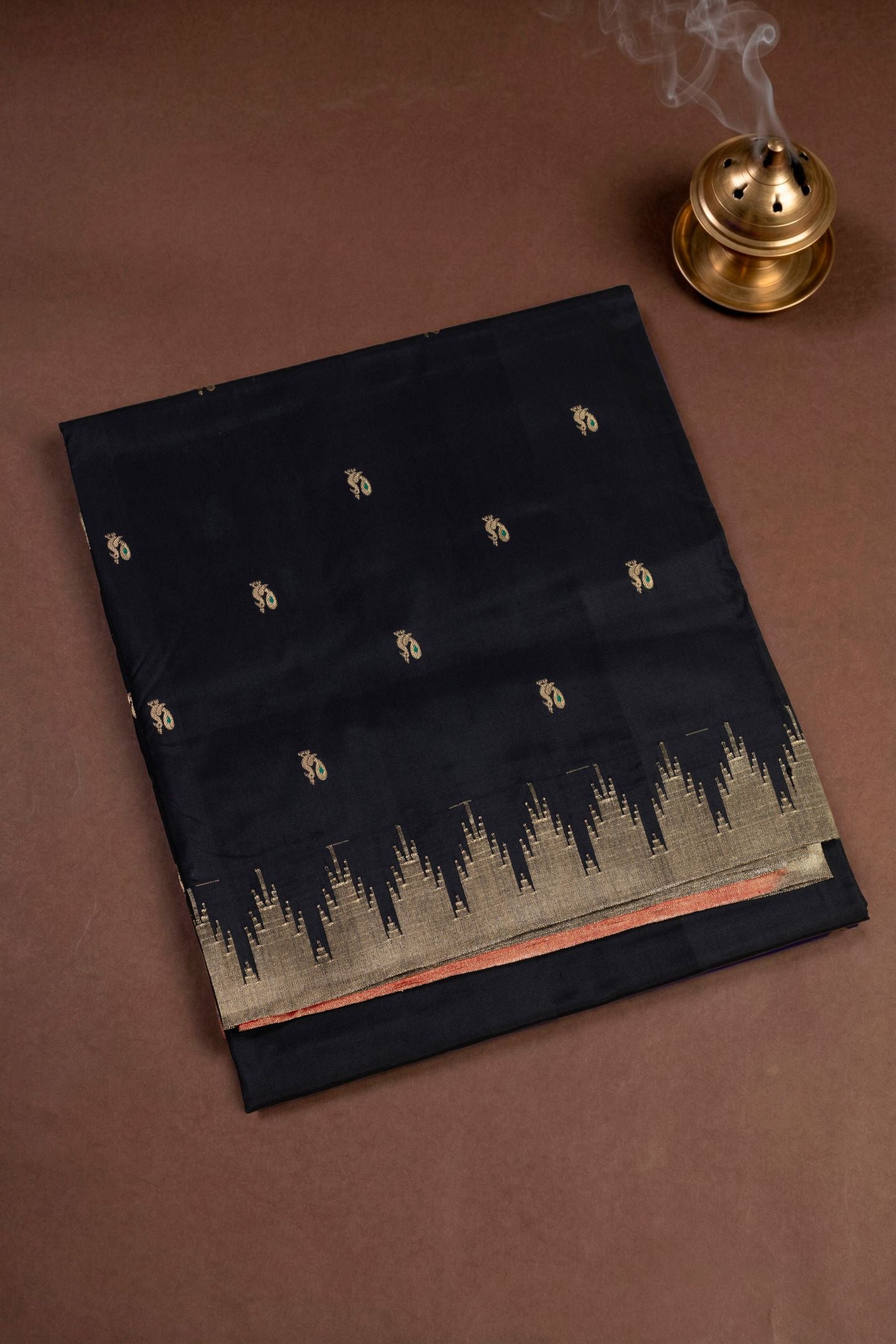 Traditional Pure Silk Small Temple Border Meena Butta Saree