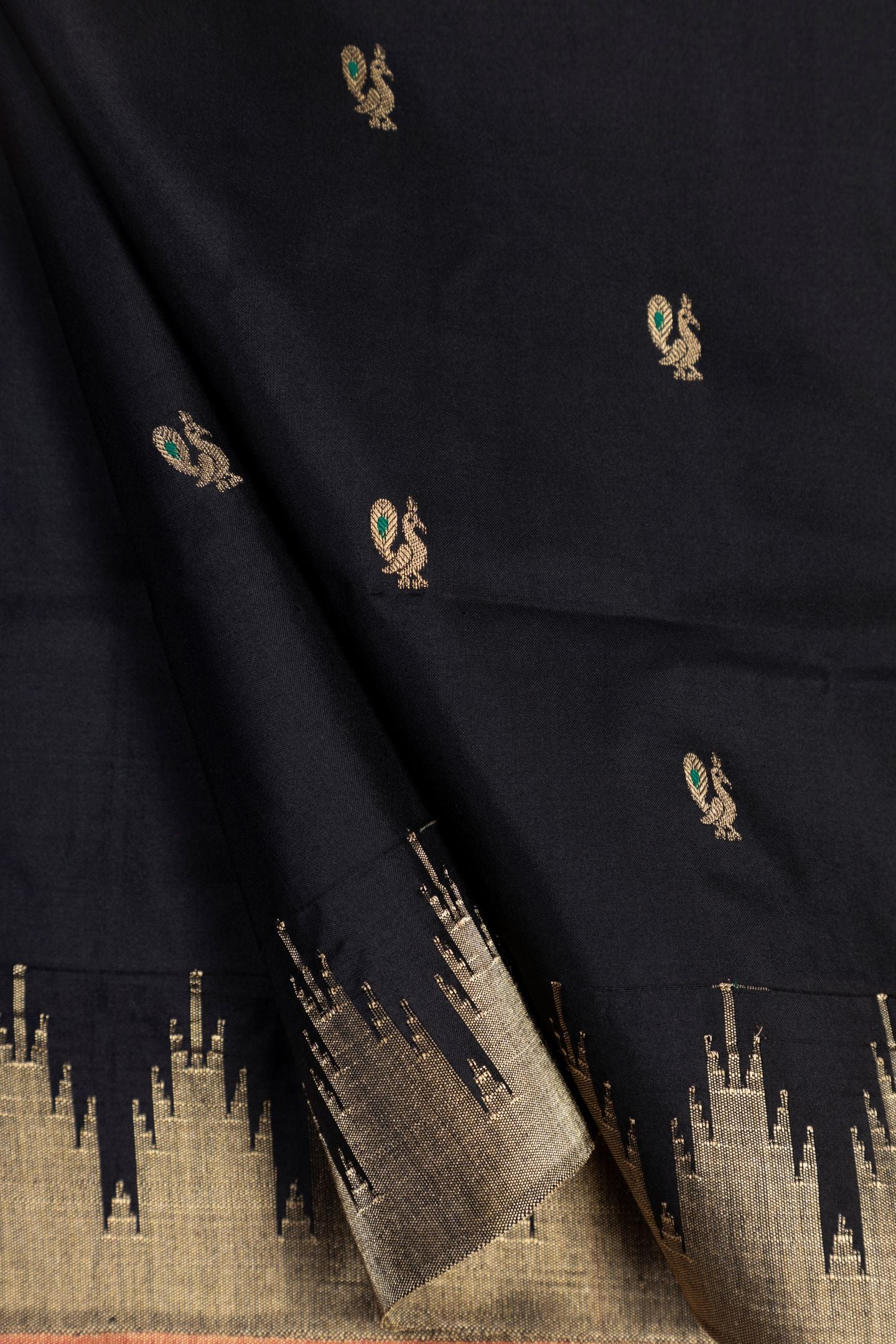 Traditional Pure Silk Small Temple Border Meena Butta Saree