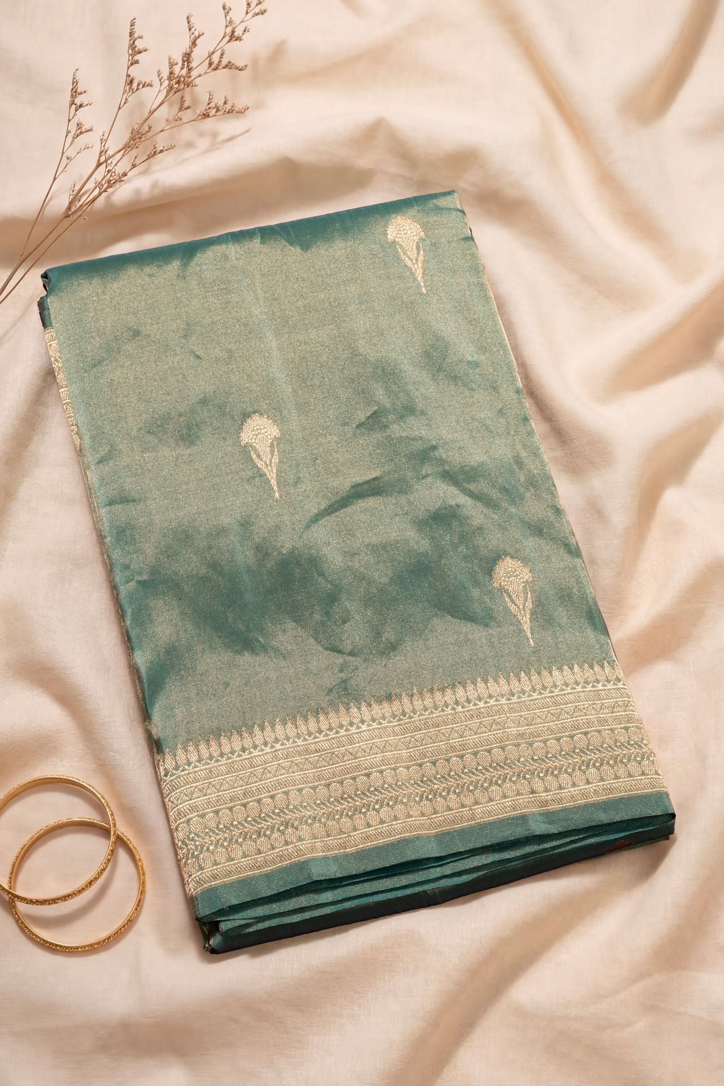 Hand Woven Pure Tissue Banarasi Saree