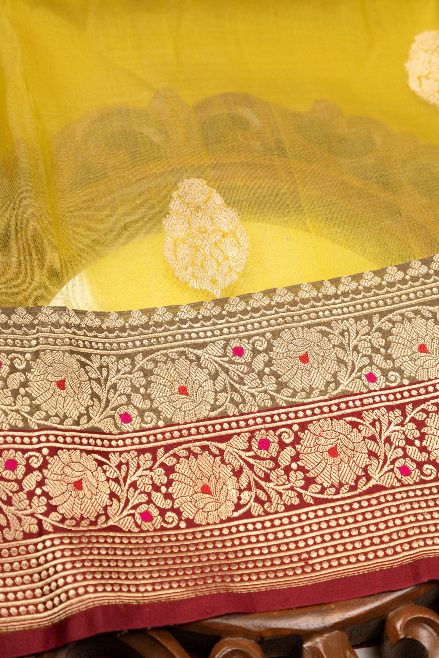 Hand Woven Pure Tissue Meena Border Banarasi Saree