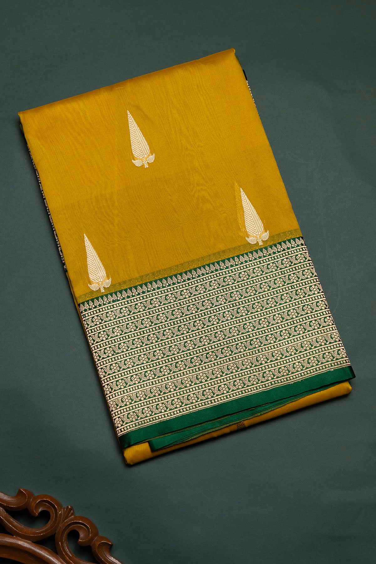 Hand Woven Pure Organza Banarasi Saree
