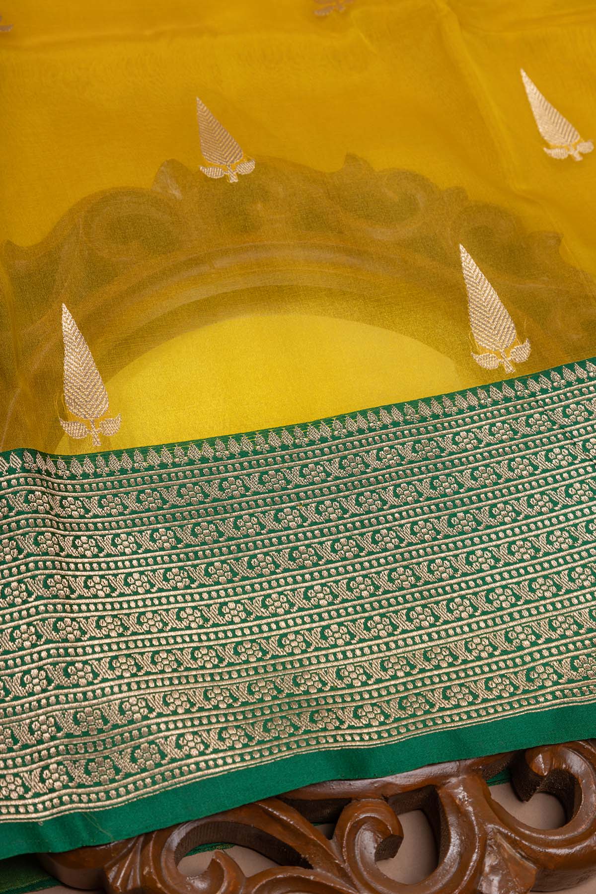 Hand Woven Pure Organza Banarasi Saree