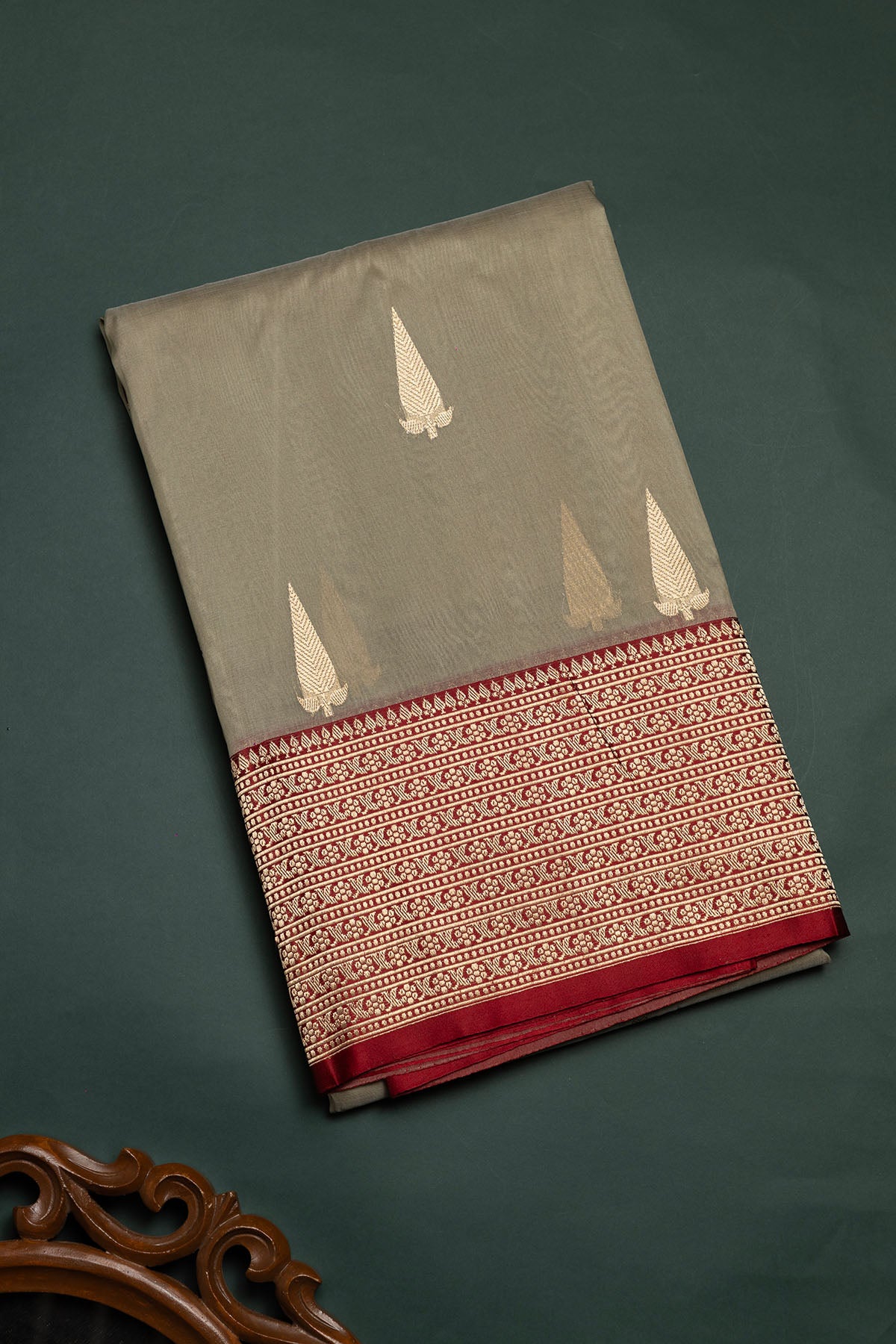Hand Woven Pure Organza Banarasi Saree