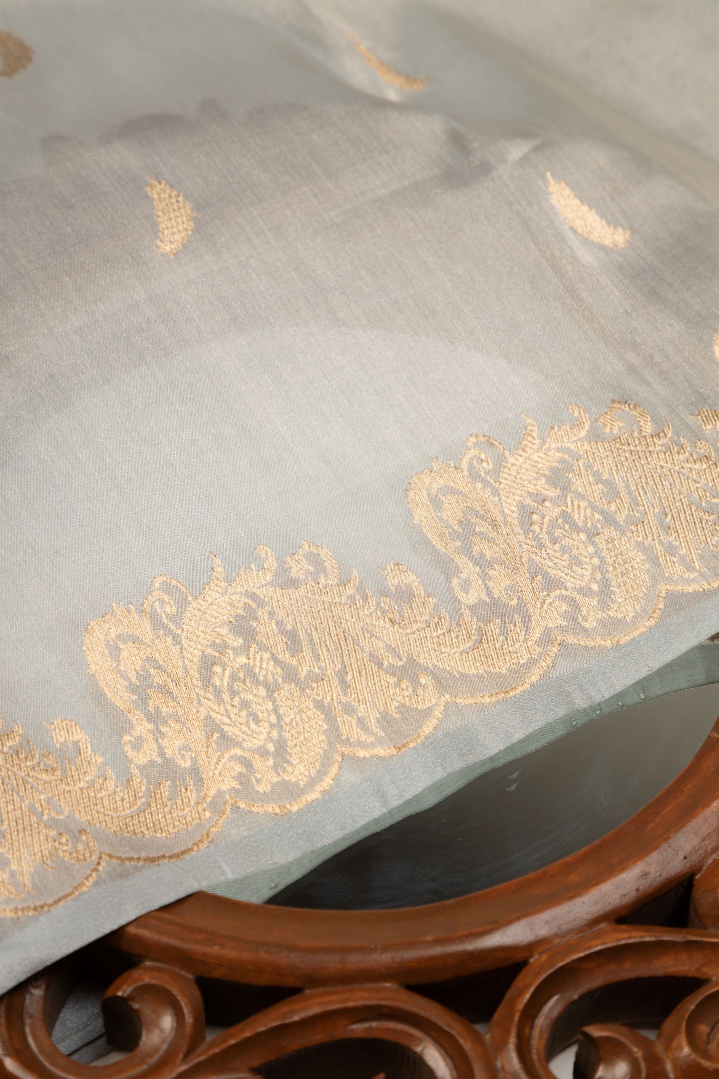 Hand Woven Pure Tissue Designer Border Banarasi Saree