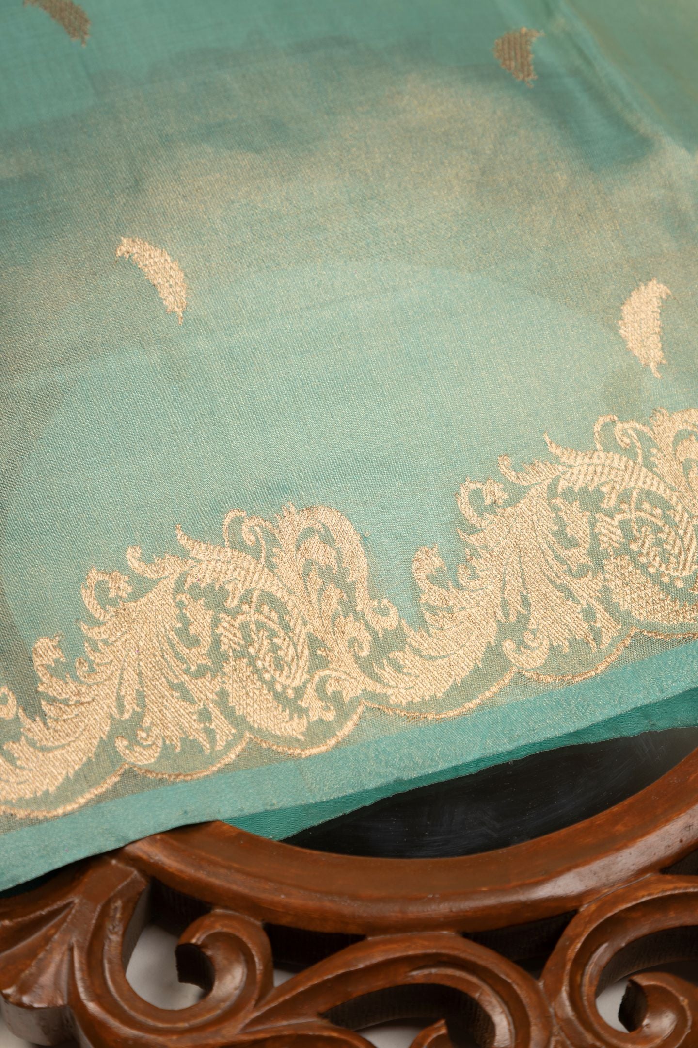 Hand Woven Pure Tissue Designer Border Banarasi Saree