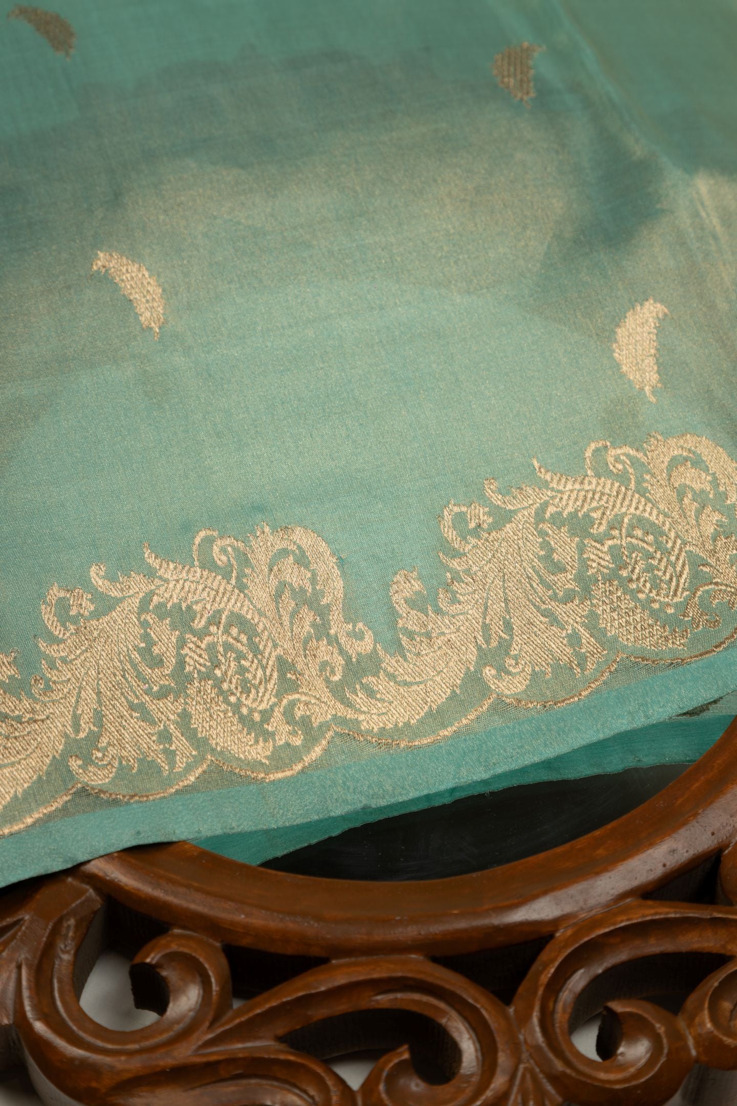 Hand Woven Pure Tissue Designer Border Banarasi Saree